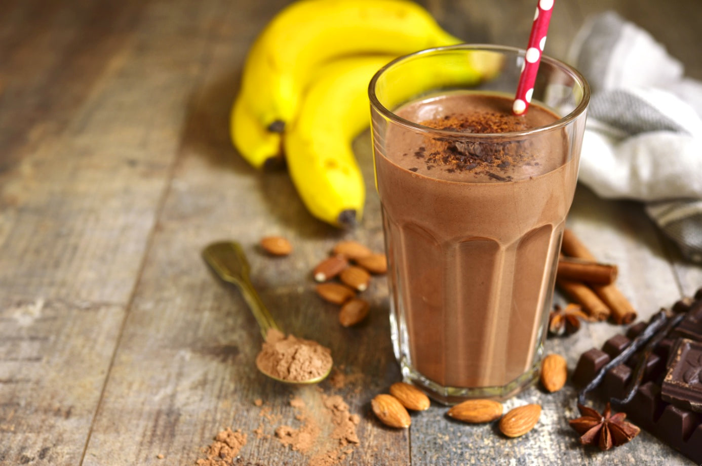 HEALTHY CHOCOLATE PEANUT BUTTER PROTEIN SMOOTHIE